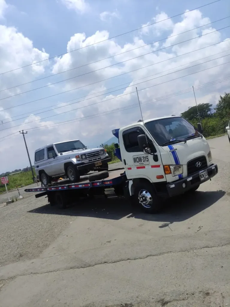 Toyota-servicio-de-grua-plataforma-para-camionetas-4x4